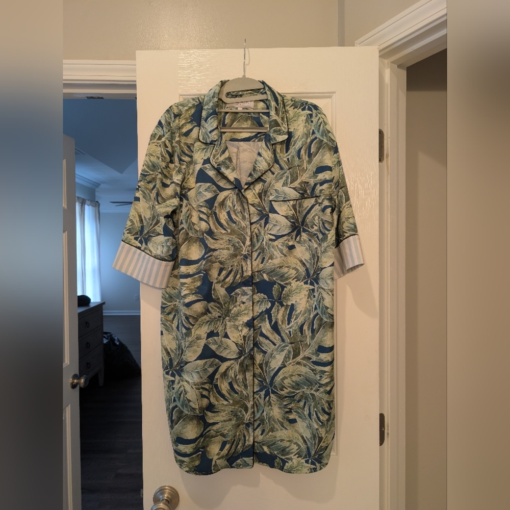 Bed to Brunch Boyfriend Tropical Leaves Night Shirt Size Small